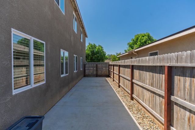 689 Coppola Court, Merced, CA 95348