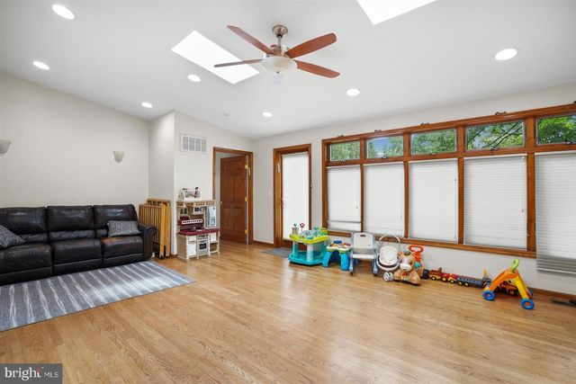 6609 WESTERN RUN DR, Baltimore, MD 21215