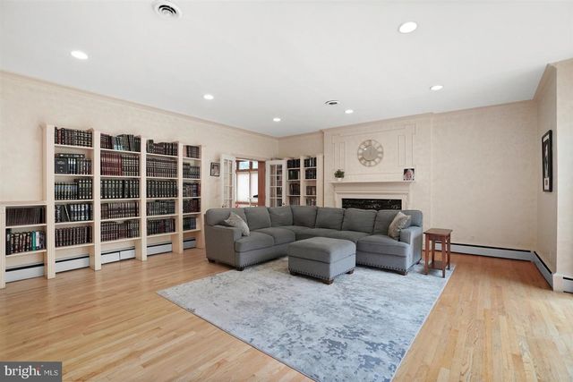 6609 WESTERN RUN DR, Baltimore, MD 21215