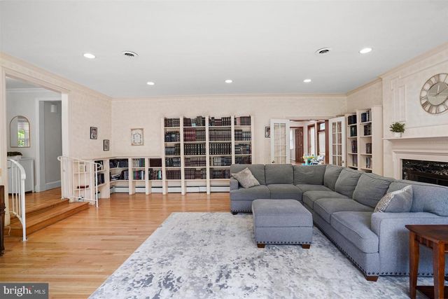 6609 WESTERN RUN DR, Baltimore, MD 21215