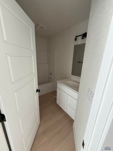 648 EAGLE CT, Box Elder, SD 57719