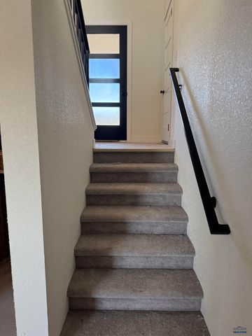 648 EAGLE CT, Box Elder, SD 57719