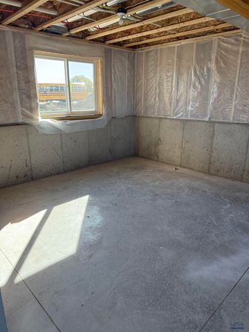 648 EAGLE CT, Box Elder, SD 57719