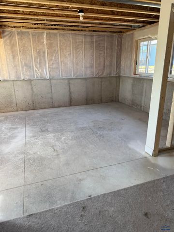 648 EAGLE CT, Box Elder, SD 57719