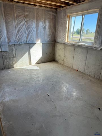 648 EAGLE CT, Box Elder, SD 57719