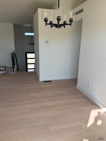 648 EAGLE CT, Box Elder, SD 57719