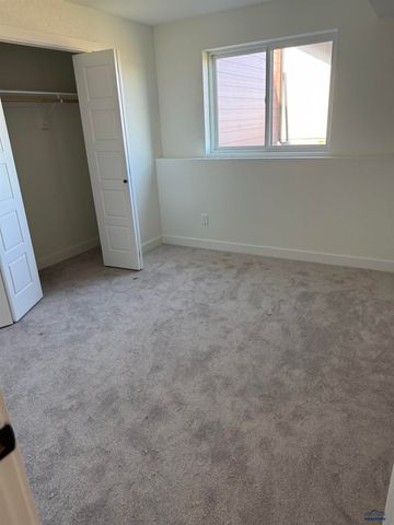 648 EAGLE CT, Box Elder, SD 57719