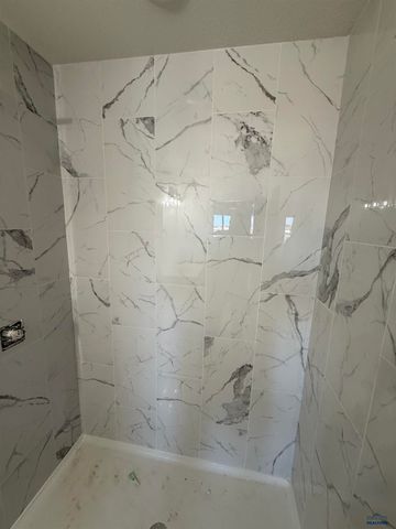 648 EAGLE CT, Box Elder, SD 57719