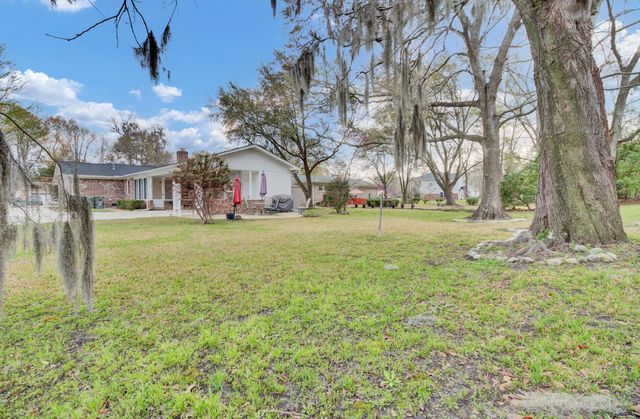1277 Redeemer Drive, Hanahan, SC 29410