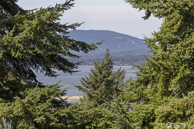 27 Dryad Place, Lopez Island, WA 98261