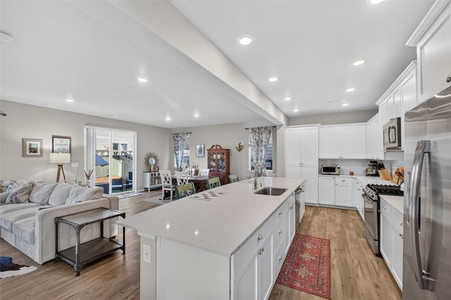32795 Stuart Avenue SE, Black Diamond, WA 98010