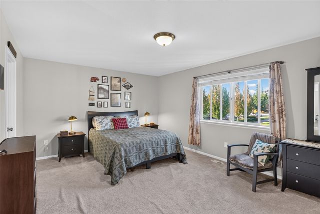 32795 Stuart Avenue SE, Black Diamond, WA 98010