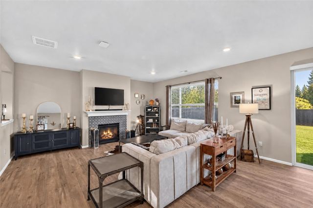 32795 Stuart Avenue SE, Black Diamond, WA 98010