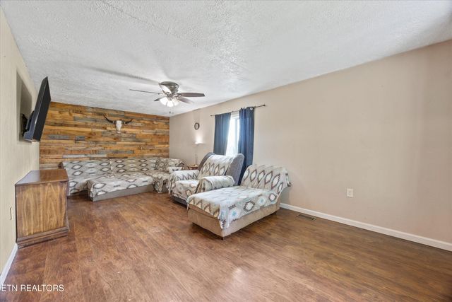 640 Camp Ridge Rd, Lafollette, TN 37766