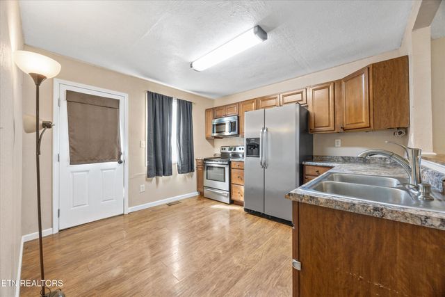 640 Camp Ridge Rd, Lafollette, TN 37766