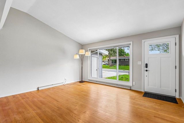 5620 Euston STREET, Greendale, WI 53129