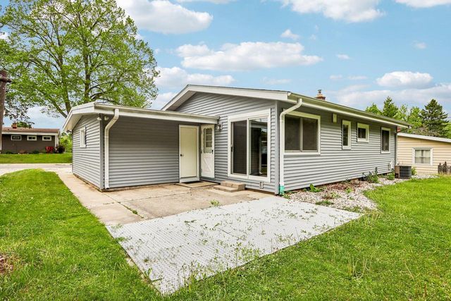 5620 Euston STREET, Greendale, WI 53129