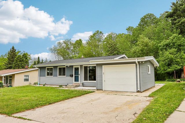 5620 Euston STREET, Greendale, WI 53129