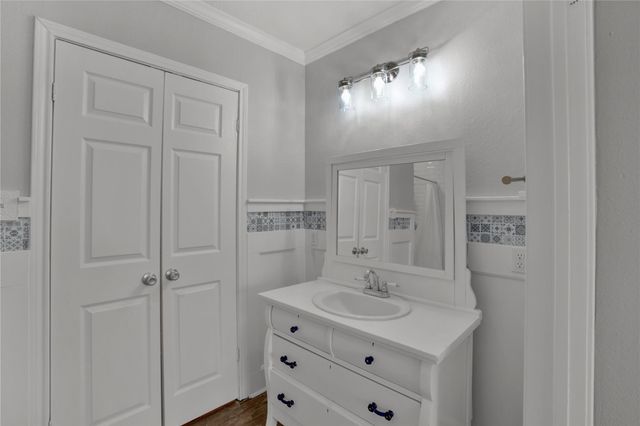 114 W Lobit Street, Baytown, TX 77520