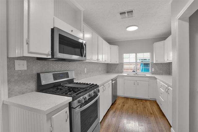 114 W Lobit Street, Baytown, TX 77520