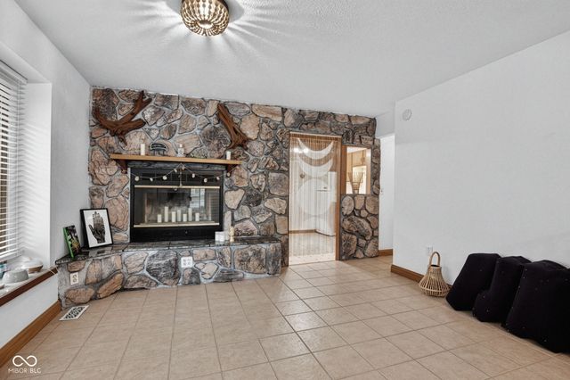 640 N Rangeline Road, Carmel, IN 46032