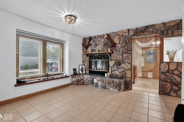 640 N Rangeline Road, Carmel, IN 46032