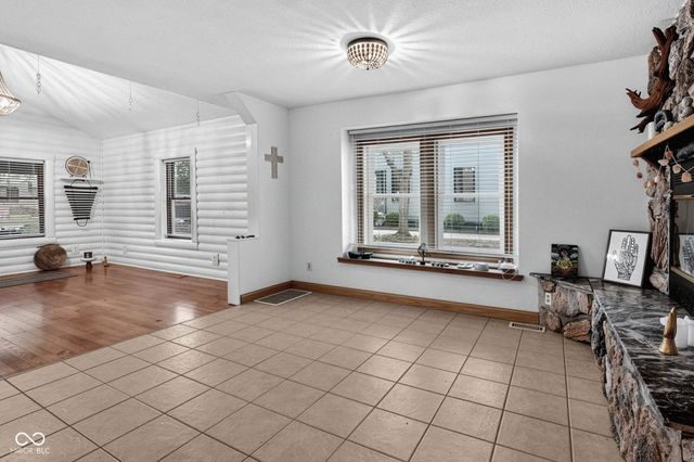 640 N Rangeline Road, Carmel, IN 46032