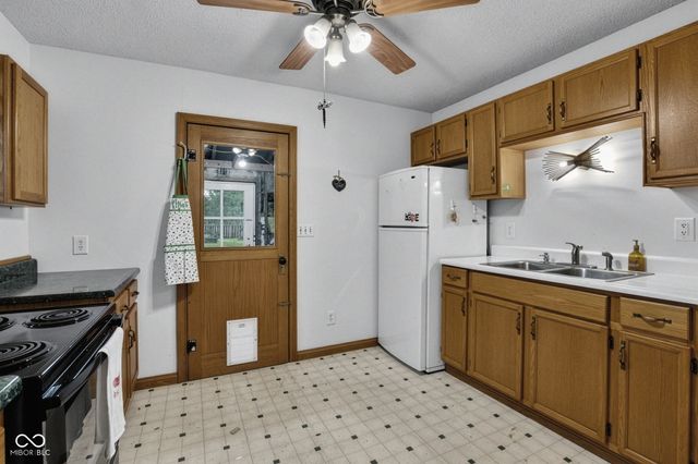 640 N Rangeline Road, Carmel, IN 46032