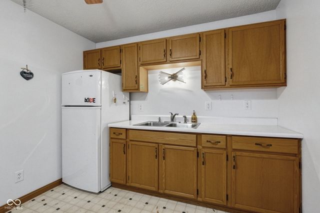 640 N Rangeline Road, Carmel, IN 46032