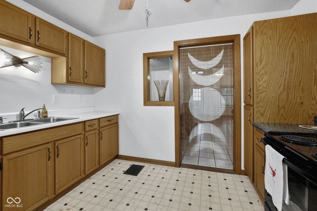 640 N Rangeline Road, Carmel, IN 46032