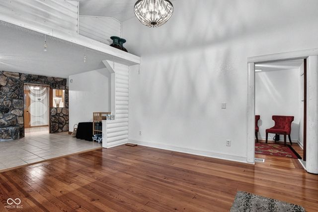 640 N Rangeline Road, Carmel, IN 46032
