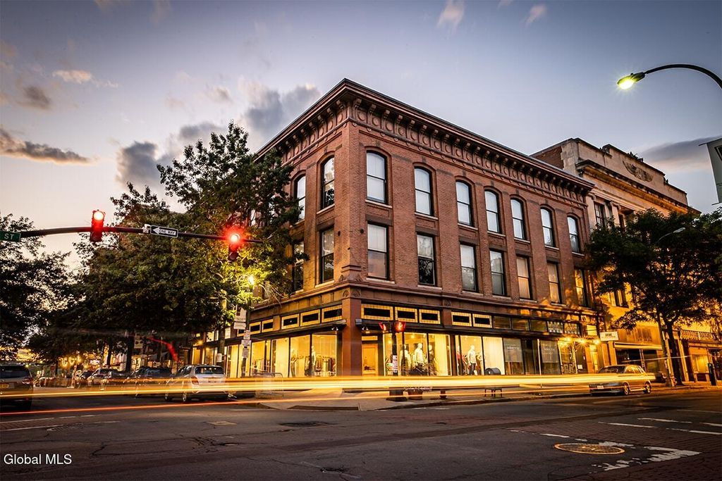 256 Broadway 205, Troy, NY 12180