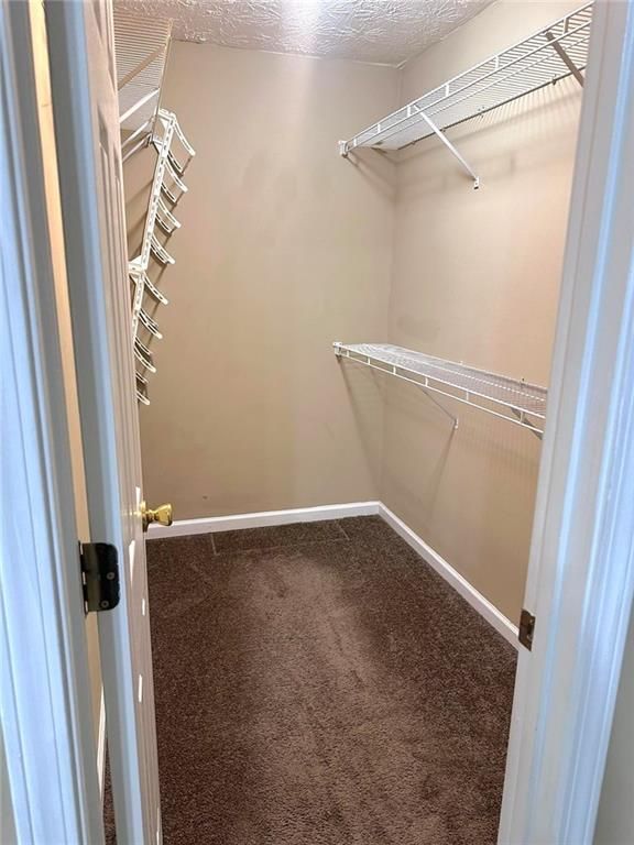 Image 12 of property listing at 2072 Amberly Crossing Lane, Dacula, GA 30019