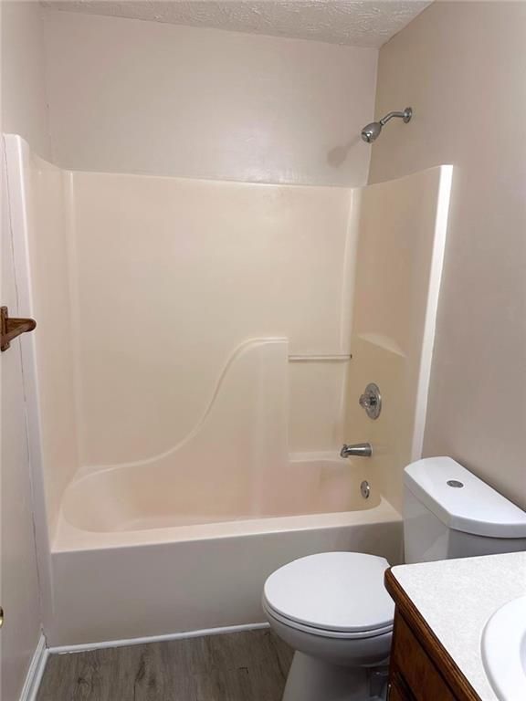 Image 15 of property listing at 2072 Amberly Crossing Lane, Dacula, GA 30019