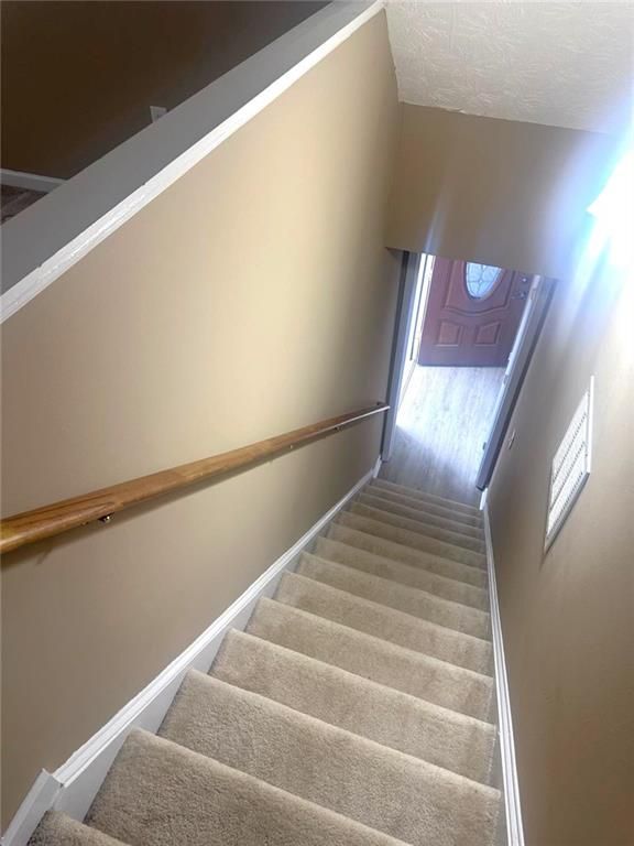 Image 18 of property listing at 2072 Amberly Crossing Lane, Dacula, GA 30019