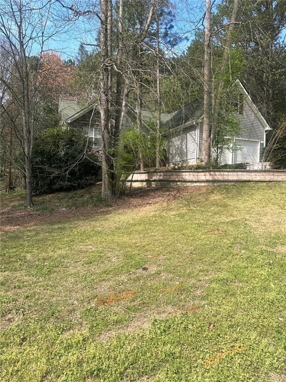 Image 2 of property listing at 2072 Amberly Crossing Lane, Dacula, GA 30019