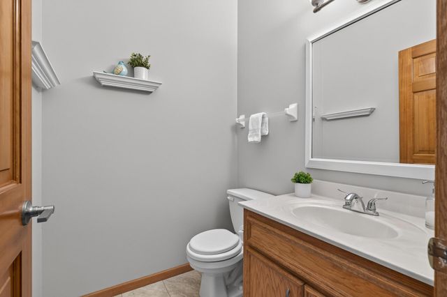 15004 Willa Court, Burnsville, MN 55306