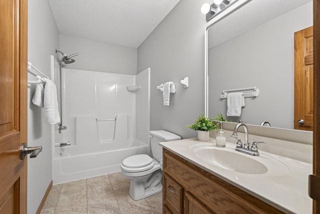 15004 Willa Court, Burnsville, MN 55306