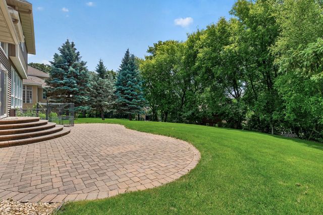 15004 Willa Court, Burnsville, MN 55306