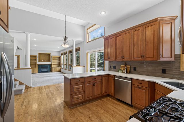 15004 Willa Court, Burnsville, MN 55306