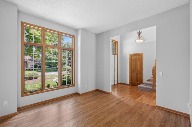 15004 Willa Court, Burnsville, MN 55306