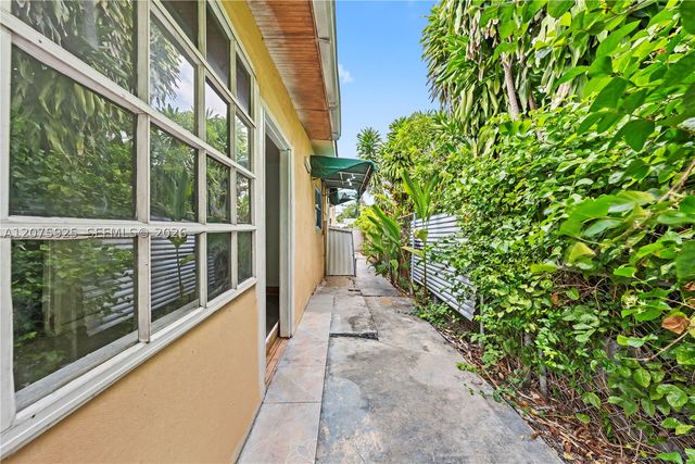 2723 NW 3rd St, Miami, FL 33125