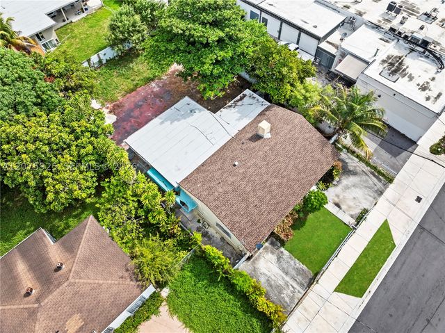 2723 NW 3rd St, Miami, FL 33125