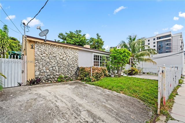 2723 NW 3rd St, Miami, FL 33125