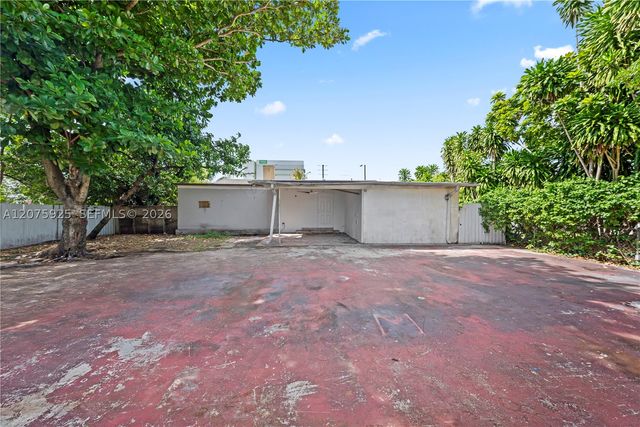 2723 NW 3rd St, Miami, FL 33125