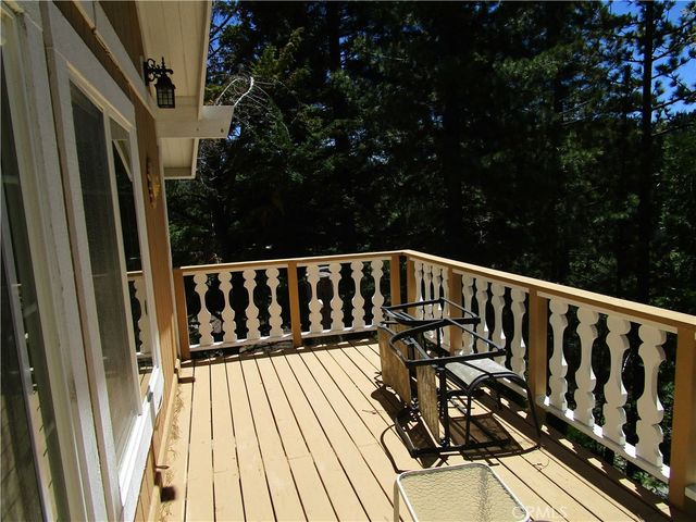 26614 Hillcrest, Lake Arrowhead, CA 92352