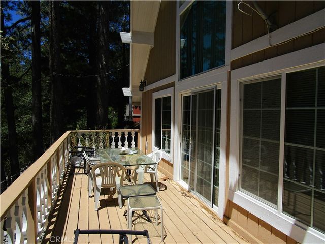 26614 Hillcrest, Lake Arrowhead, CA 92352