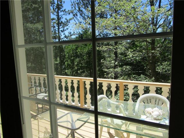 26614 Hillcrest, Lake Arrowhead, CA 92352