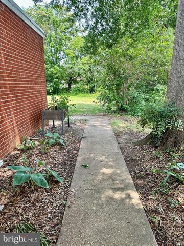 125 HILLCREST DR, Fredericksburg, VA 22401