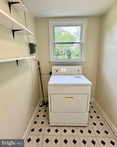 125 HILLCREST DR, Fredericksburg, VA 22401